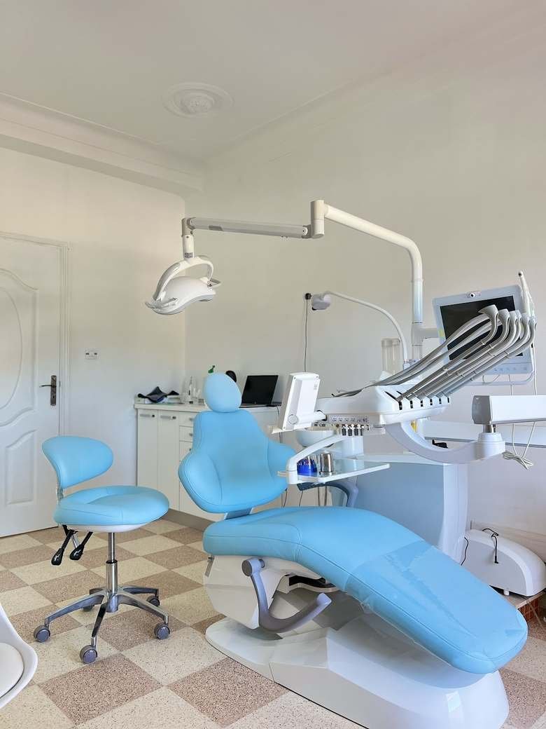 Zouzou dental clinic